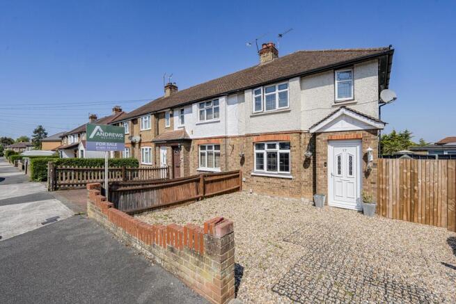 3 bed property, in Oakdene Road, £450,000