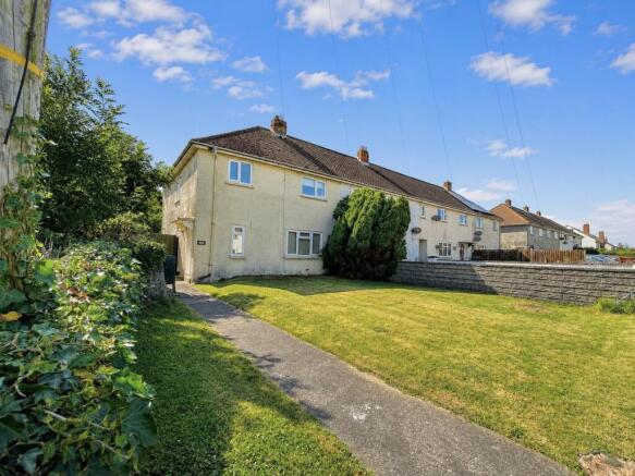 3 bed property, in Foley Way, £180,000