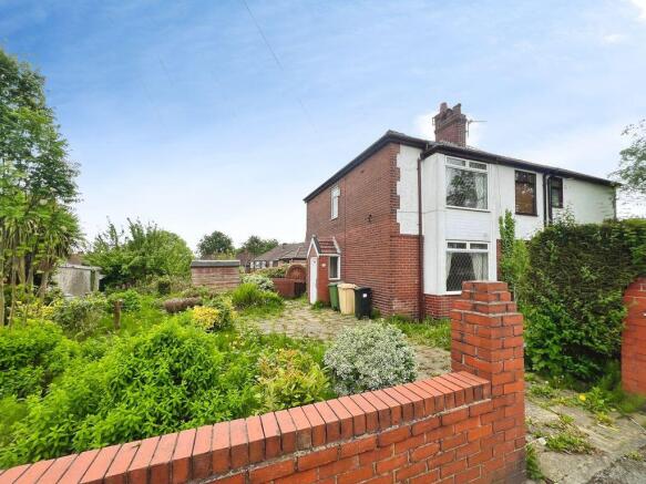 3 bed property, in Fairmount Avenue, £160,000