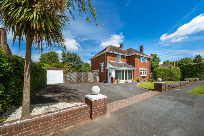 3 bed property, in Broughton Road, £595,000