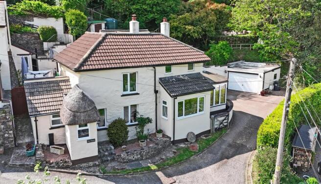 4 bed property, in Milltown, £475,000