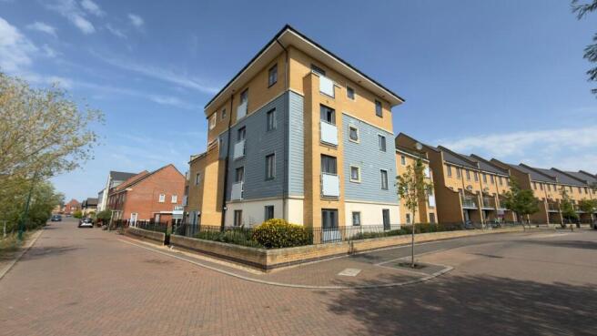 2 bed property, in Spring Avenue, £140,000