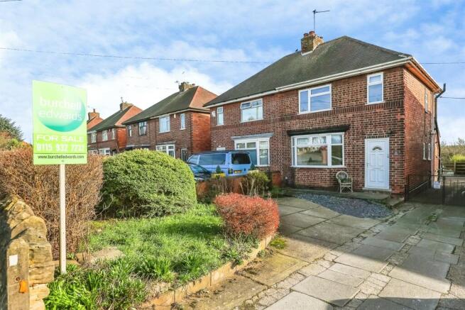 3 bed property, in Newtons Lane, £220,000