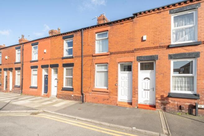 2 bed property, in Alfred Street, £110,000