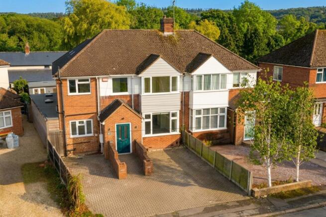 4 bed property, in Stanhope Close, £635,000