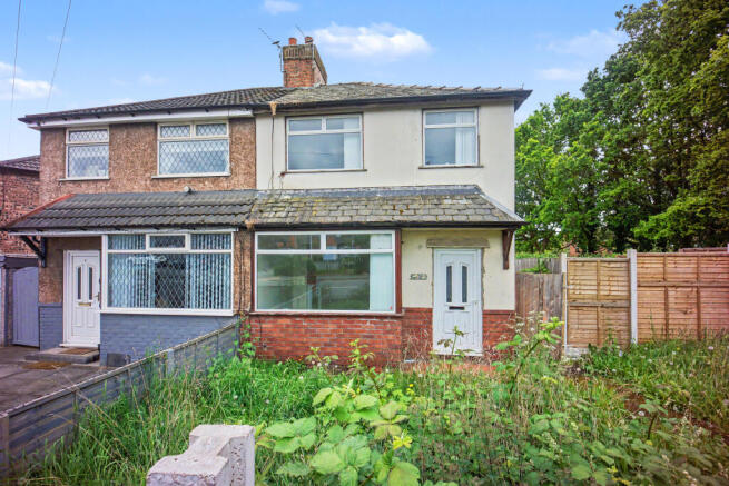 3 bed property, in Dundalk Road, £90,000