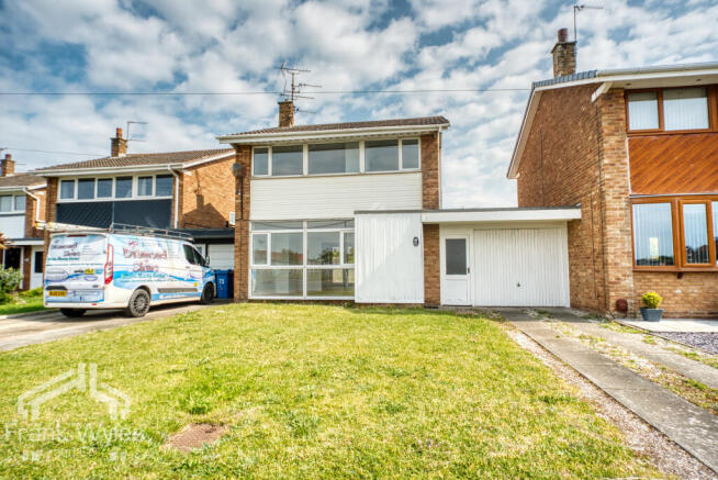 3 bed property, in Oxford Road, £200,000
