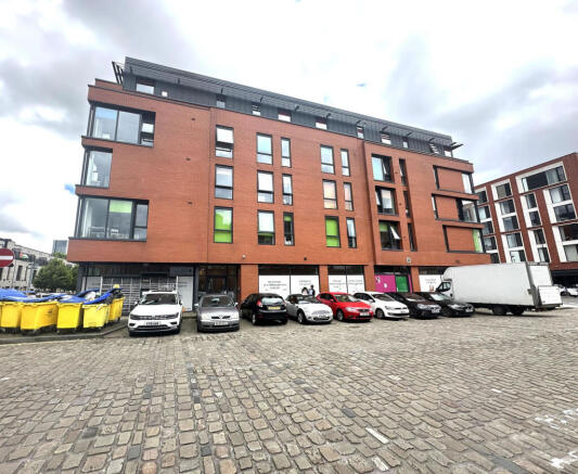 Studio, in X1 Chapel Street, £26,000