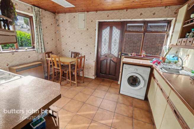 3 bed property, in Ashwood, £190,000