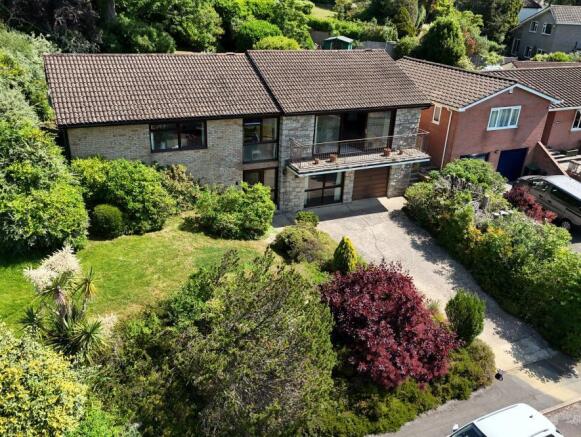 3 bed property, in Wesley Road, £650,000