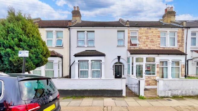 3 bed property, in Glenparke Road, £575,000