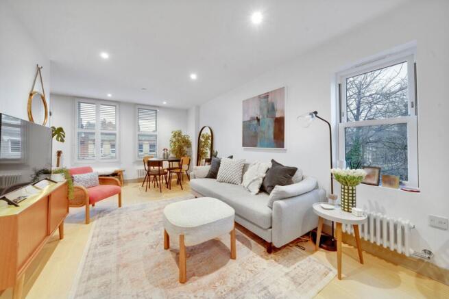 1 bed property, in West Hill, £435,000