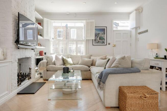 2 bed property, in Snarsgate Street, £950,000