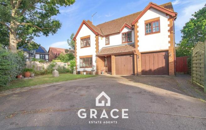 6 bed property, in Eastern Close, £725,000