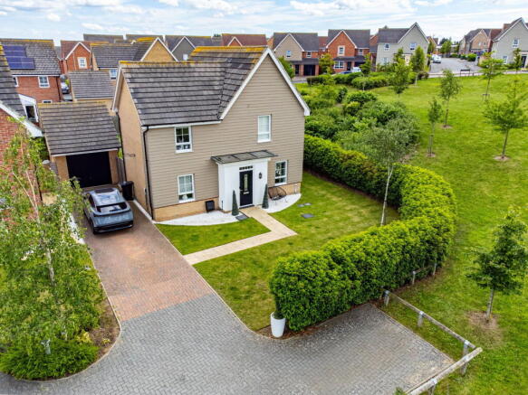4 bed property, in Apollo Drive, £425,000