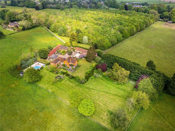 10 bed property, in Whitchurch Hill, £3,500,000