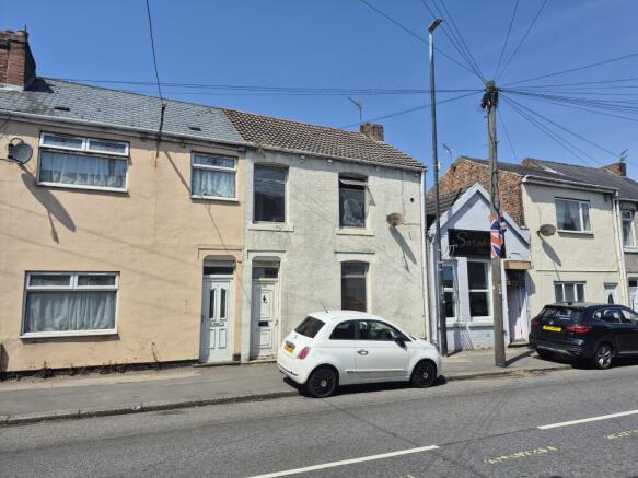 3 bed property, in 44 North Road West, £20,000