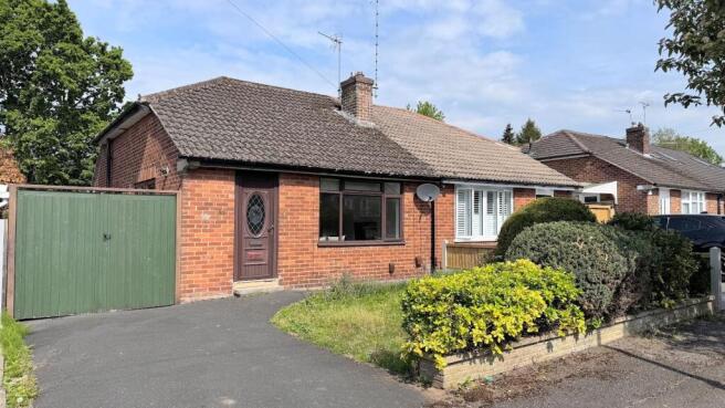 2 bed property, in Thirlmere Avenue, £245,000