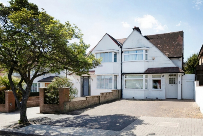 5 bed property, in The Vale, £1,000,000