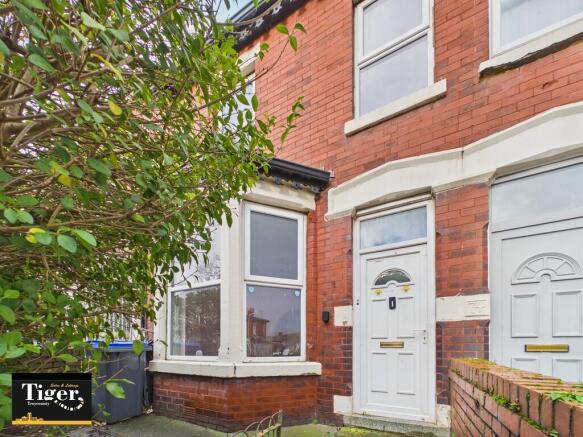 3 bed property, in George Street, £75,000