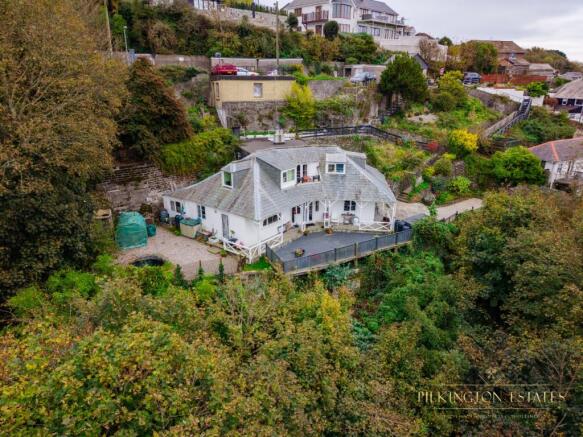 4 bed property, in Pendrim Road, £675,000
