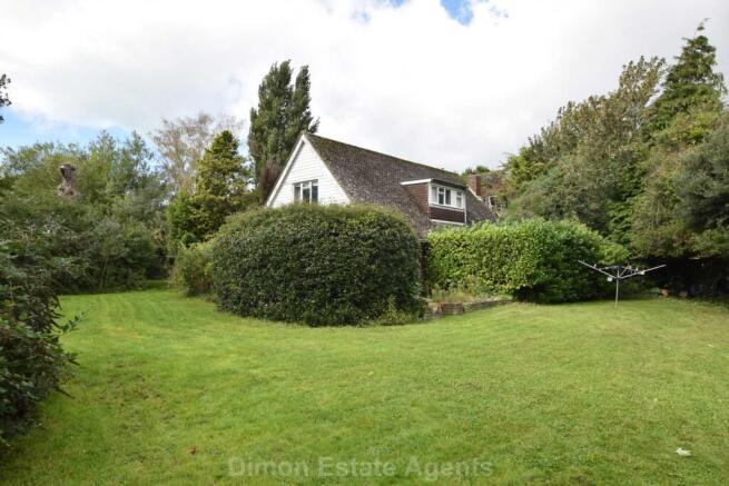 4 bed property, in Kennedy Crescent, £705,000