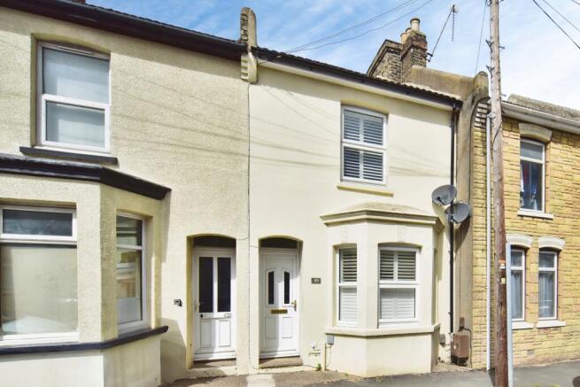 3 bed property, in Shakespeare Road, £270,000