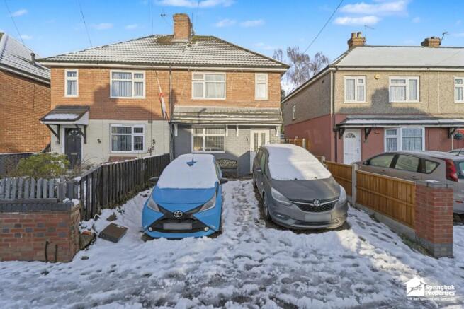 3 bed property, in Hawthorn Road, £195,000