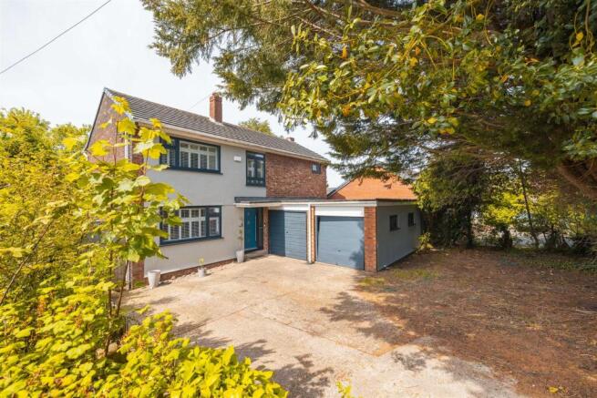 3 bed property, in Woodlands Road, £595,000