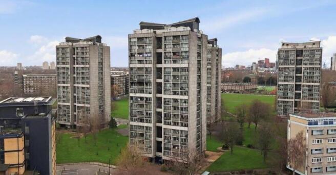 1 bed property, in Flat 67 Brawne House, £180,000