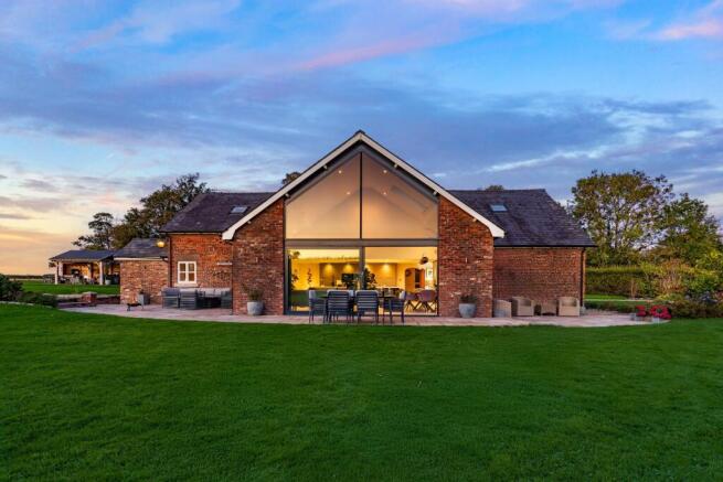 4 bed property, in North Road, £1,925,000