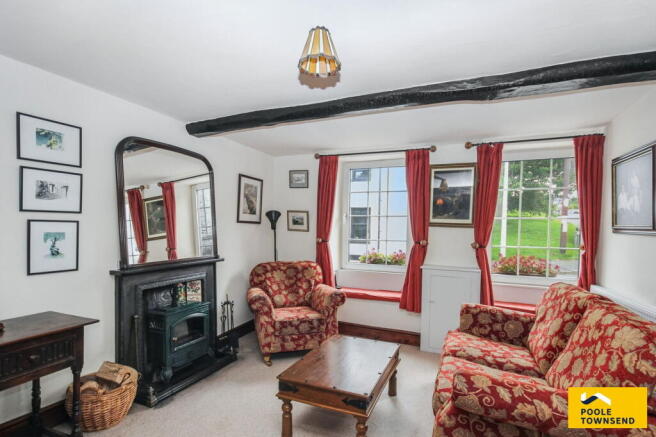 2 bed property, in Main Street, £199,999