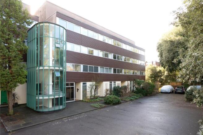 2 bed property, in Claudia Place, £438,000