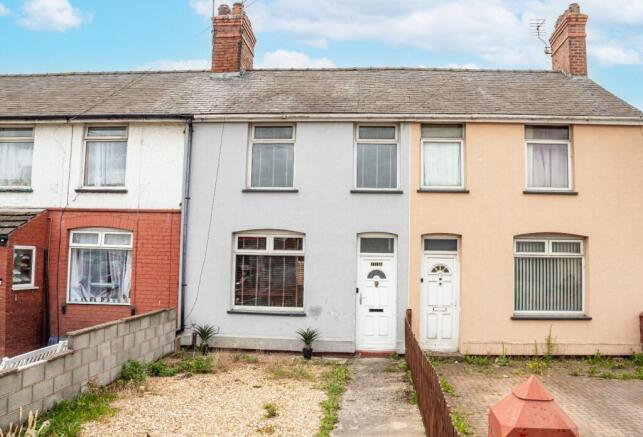 3 bed property, in Chester Road, £110,000