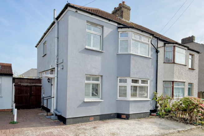 3 bed property, in Granville Road, £475,000