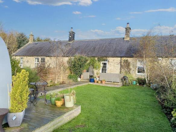 4 bed property, in Netherton, £355,000