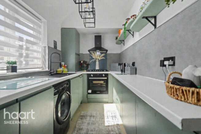 3 bed property, in Cecil Avenue, £280,000