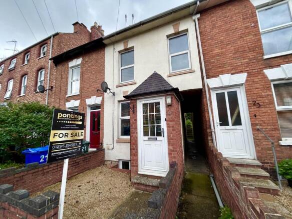 2 bed property, in Centre Street, £199,995