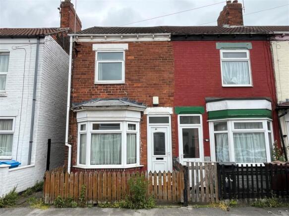 2 bed property, in Brecon Street, £37,500