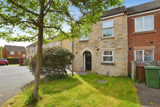 3 bed property, in St. James Place, £165,000