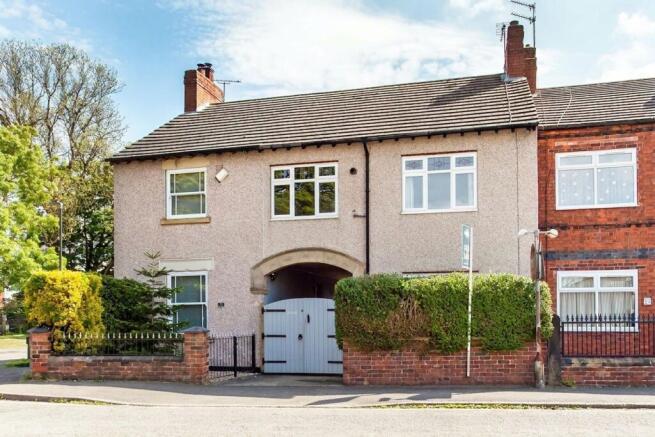 3 bed property, in Oxcroft Lane, £180,000