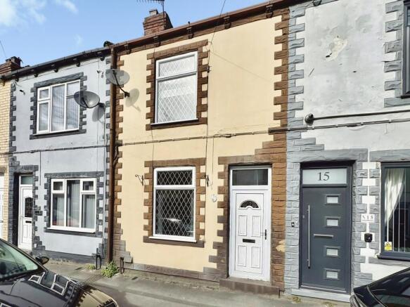 2 bed property, in Dickinson Terrace, £110,000