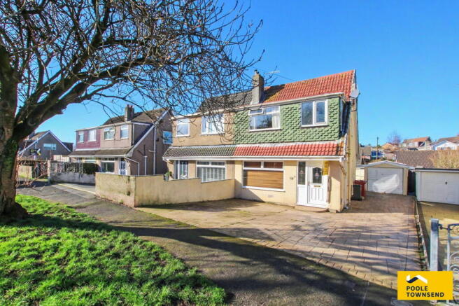 3 bed property, in Newton Road, £195,000
