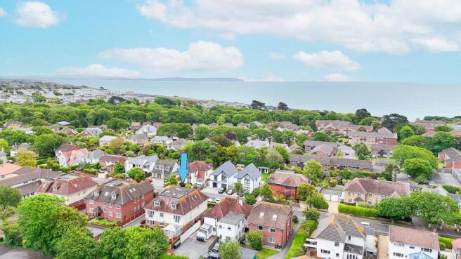 2 bed property, in Stuart Road, £279,950