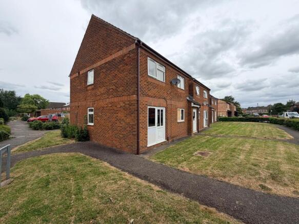1 bed property, in 34 Tame Way, £45,000