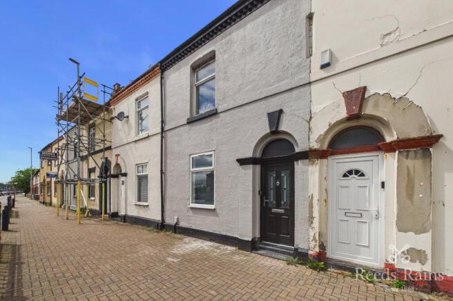 5 bed property, in Milton Road, £210,000