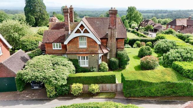 4 bed property, in South Cuckfield, £1,600,000