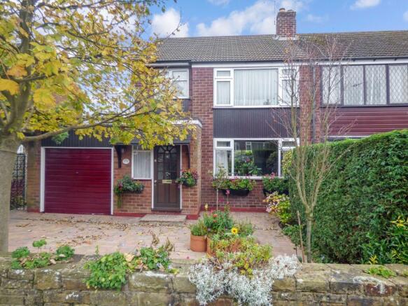 3 bed property, in Windermere Road, £375,000