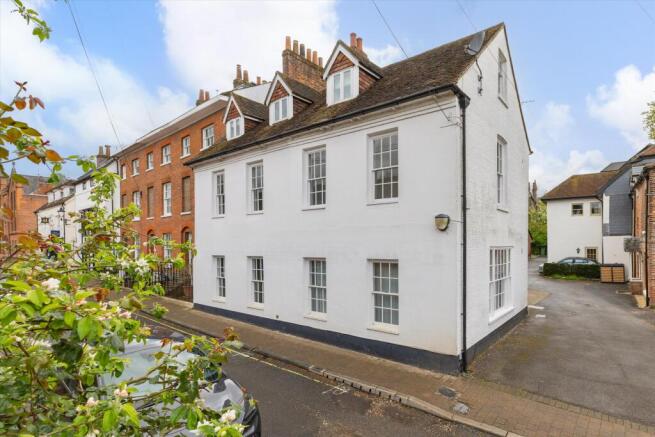 8 bed property, in Parchment Street, £1,750,000