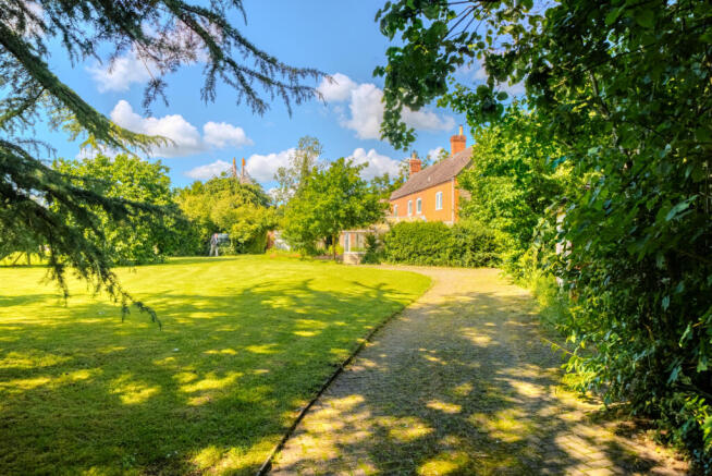 5 bed property, in Westbury-on-Severn, £650,000